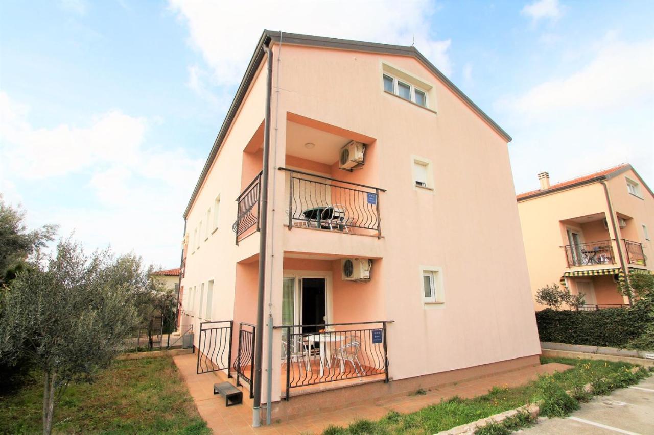 Apartment Mendikovic Poreč Extérieur photo